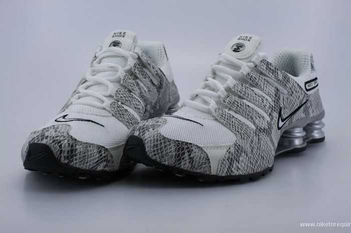 gris Nike Shox (3)
